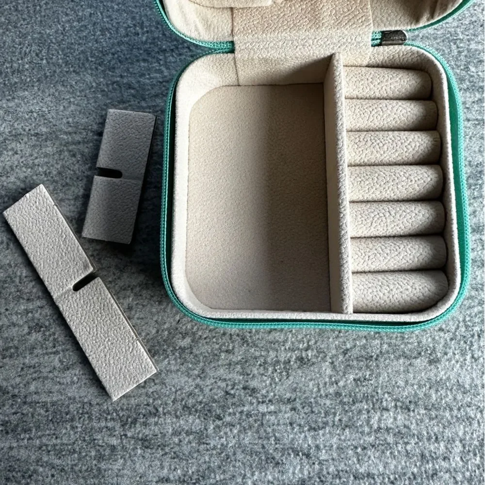 NIP Mini Jewelry Box Travel Organizer Ring Earrings Necklace Compartments 4-inch